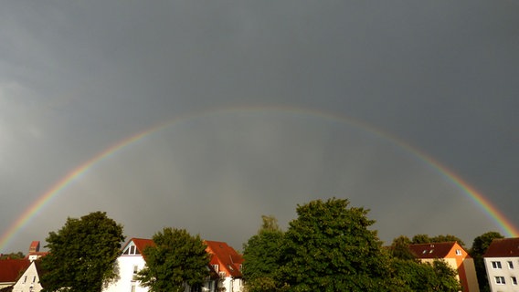 Regenbogen über Parchim © NDR Foto: Manfred Egerland aus Parchim