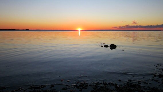 Sonnenuntergang über der Ostsee © NDR Foto: Horst Laatz von der Insel Poel