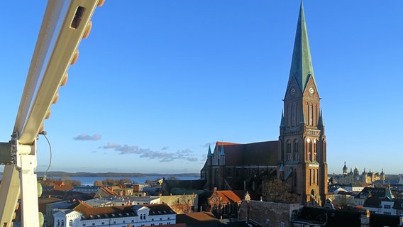 Schweriner Dom vom Riesenrad aus fotografiert. © NDR Foto: Werner Schulz aus Schwerin