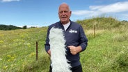 Thomas Globig vom NDR Wetterstudio auf Hiddensee. © Screenshot 