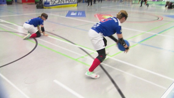 Zwei Spielerinnen des Rostocker Goalball Clubs © NDR 