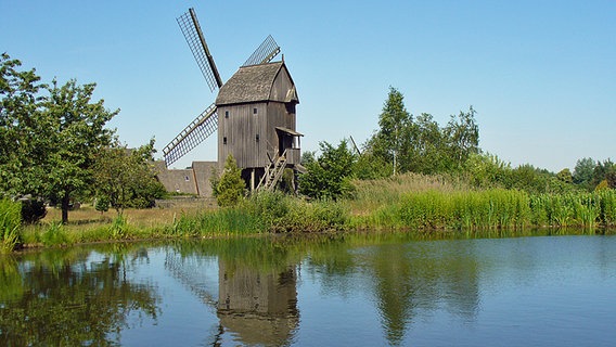 Eine niedersächsische Bockwindmühle. © Ph. Oppermann/Mühlenmuseum Foto: Ph. Oppermann/Mühlenmuseum