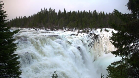 Wasserfall im schwedischen Norden.  
