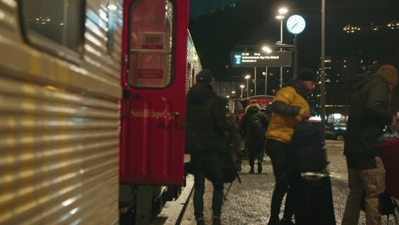 Ankunft des Schneezuges in Åre.  