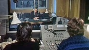 Moderator  Günther Hönnicke im Studio  