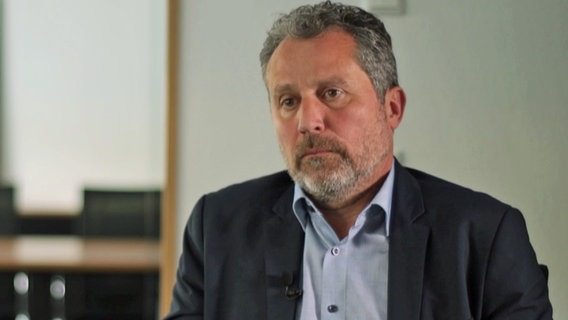 Udo Petzoldt, Geschäftsführer der Baugenossenschaft Kulmbach in Oberfranken Udo Petzoldt, Geschäftsführer der Baugenossenschaft Kulmbach in Oberfranken © NDR Foto: Screenshot
