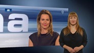 Eine Frau dolmetscht Anja Reschke in Gebärdensprache. © Screenshot 