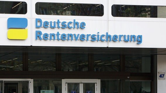 Blick auf den Eingang der Hauptverwaltung Deutsche Rentenversicherung Bund am Hohenzollerndamm in Berlin, aufgenommen am 14.11.2008 © picture-alliance /ZB Foto: Jürgen Lösel