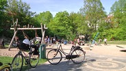 Arbeitskampf auf dem Rücken der Eltern  
