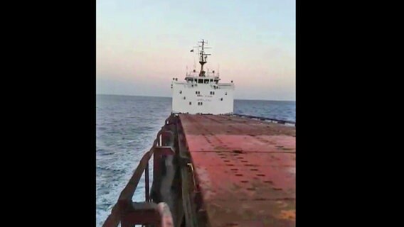 Video vom Schiff	Erweckt nicht den Eindruck der Seeuntauglichkeit. © Screenshot 