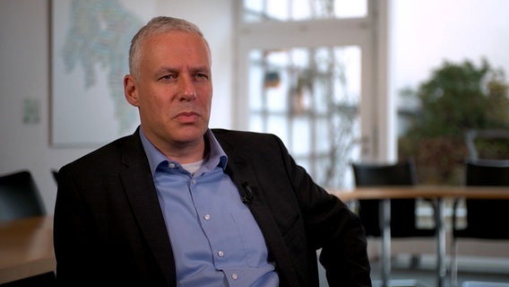 Marco Trips vom Niedersächsischen Städte- und Gemeindebund (NSGB) Marco Trips vom Niedersächsischen Städte- und Gemeindebund (NSGB) © NDR /ARD Foto: Screenshot