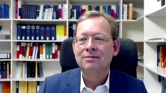 Prof. Dr. Thorsten Kingreen © NDR Foto: Screenshot