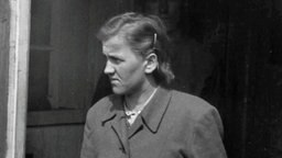 Auch Hilde M.wurde bei der Befreiung Bergen-Belsens durch die Briten unter Arrest gestellt. Auch Hilde M.wurde bei der Befreiung Bergen-Belsens durch die Briten unter Arrest gestellt.