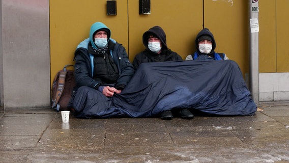 Obdachlose Menschen in Hamburg © NDR Foto: Screenshot