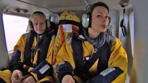 Helikopterflug zum Offshore-Windpark alpha ventus in der Nordsee. © NDR Foto: Günther Goldstein