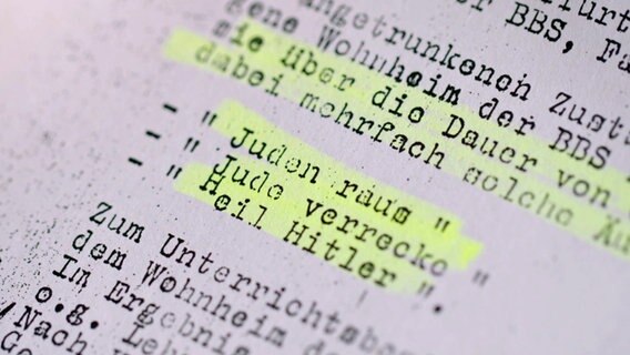 Stasi-Akte über Neonazis, gelb markiert der Begriff "Juden raus" © NDR Foto: Screenshot