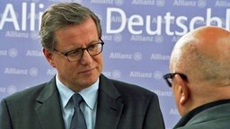 Allianz-Sprecher Hermann-Josef Knipper, im Gespräch mit Christoph Lütgert. © NDR