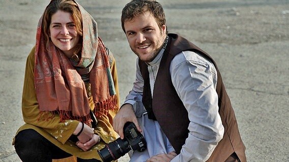 Die Journalisten Ronja von Wurmb-Seibel und Niklas Schenck, die in Kabul leben.  