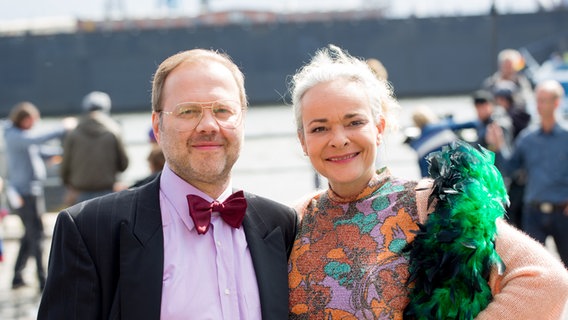 Walter und Astrid Dietz (David Baalke und Yvonne Hornack) © NDR Foto: Claudia Timmann