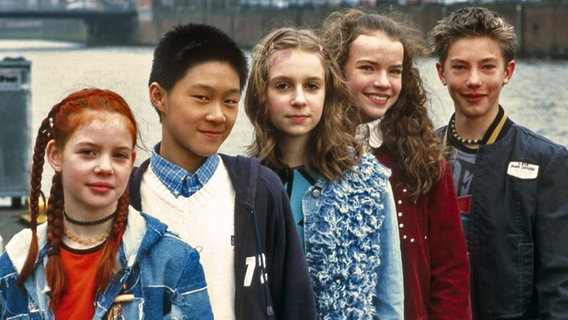 Pfefferkörner, 2. Generation: Johanna (Carlotta Cornehl), Panda (Tim Patrick Chan), Vivi (Aglaja Brix), Katja (Jana Fomenko) und Paul (Lukas Decker) © NDR 