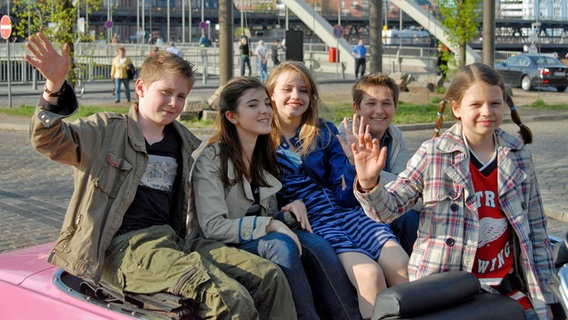 Pfefferkörner, 3. Generation: Karol (Moritz Glaser), Yeliz (Mira Lieb), Lilly (Laura Gabriel), Laurenz (Tim Tiedemann) und Marie (Nina Flinn) © NDR 