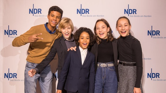 Gruppenfoto der Pfefferkörner Tayo, Levin, Femi, Kira und Nele © NDR Foto: Axel Herzig