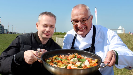 Rainer Sass und Marc Rennhack © NDR/dmfilm/Florian Kruck 