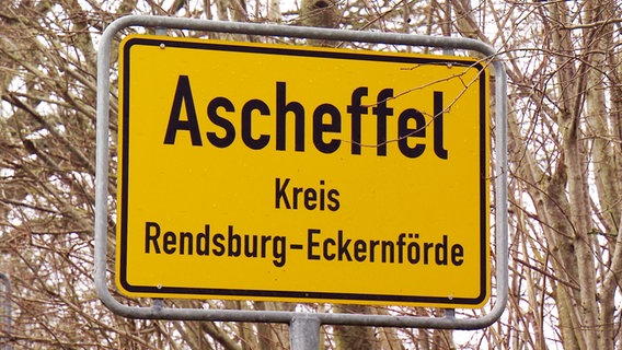 Das Ortschild von Ascheffel im Kreis Rensburg-Eckernförde © NDR / SH Magazin 
