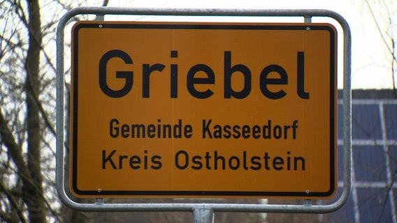 Das Ortsschild des Dorfs Griebel im Kreis Ostholstein. © NDR / SH Magazin Foto: Screenshot