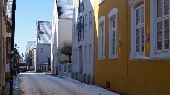 Eine Gasse in Husum. © NDR Foto: Pauline Reinhardt