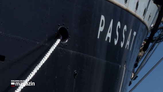 Neues Tauwerk hält die "Passat" an ihrem Liegeplatz im Priwallhafen von Travemünde. © NDR 