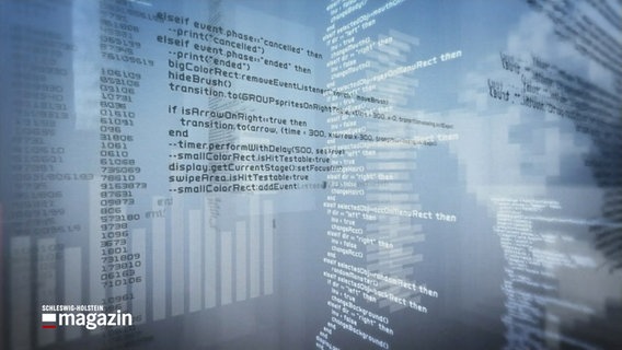 Eine computergenerierte Grafik zeigt Zeilen Code in einem virtuellen dreidimensionalen Raum. © NDR 