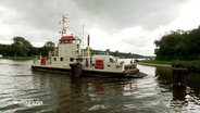 Eine Fähre passiert den Nord-Ostseekanal © NDR Foto: NDR Screenshots