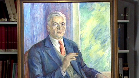 Theodor Steltzer, erster Ministerpräsident Schleswig-Holsteins, auf einem Gemälde. © NDR 