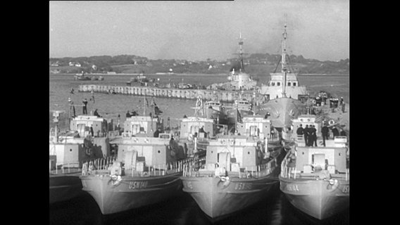 Historisches Foto von Torpedobooten im Kieler Hafen. © NDR 