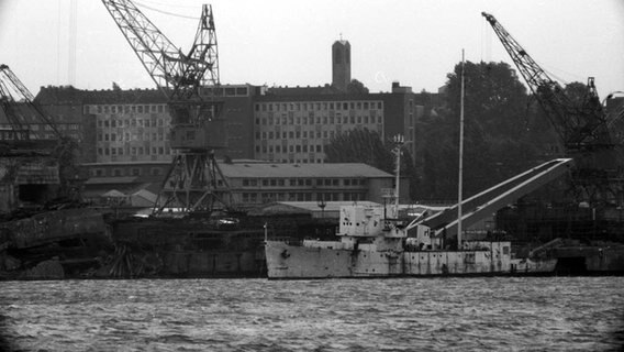 Das Pop-Schiff "Galaxy" im Kieler Hafen. © Stadtarchiv Kiel 