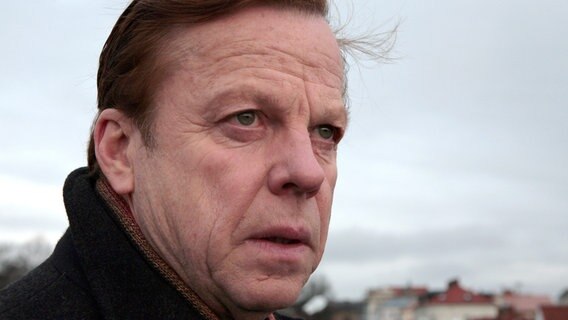 Kurt Wallander (Krister Henriksson) hat einen furchtbaren Verdacht. © NDR/ARD Degeto/Yellow Bird/Nille Leander 