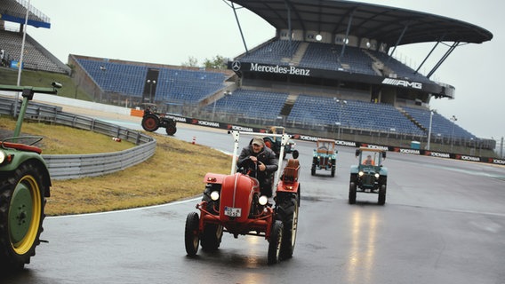 Sven Tietzer mit Brunhilde auf dem Nürburgring © NDR 