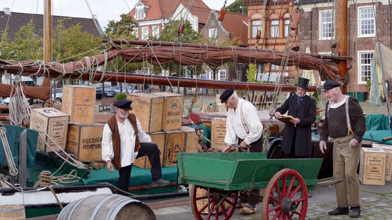 Im Jahre 1806 wurde der erste Ostfriesen-Tee im Hafen von Leer verladen. © NDR/Johann Ahrends 