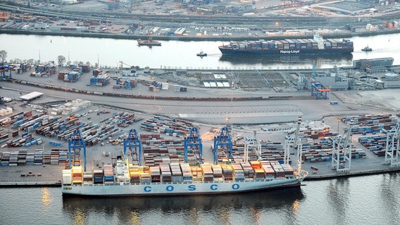 132 Millionen Tonnen Waren wurden im Jahr 2011 im Hamburger Hafen umgeschlagen. © NDR/Hamburger Hafen und Logistik AG 