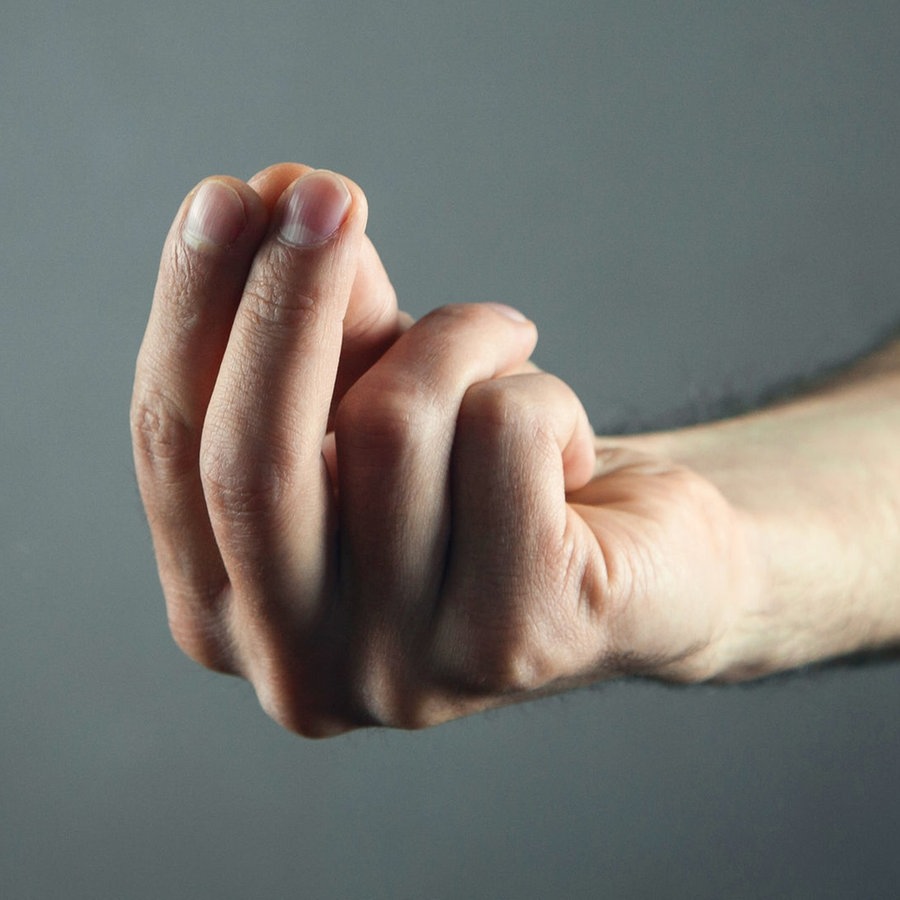 Finger verstaucht wie lange geschwollen