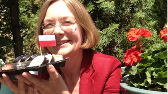 Griet von Petersdorff mit polnischem Sushi Griet von Petersdorff mit polnischem Sushi