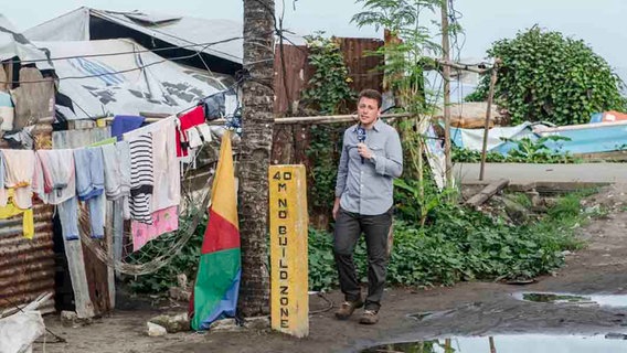 Korrespondent Uwe Schwering in Tacloban  
