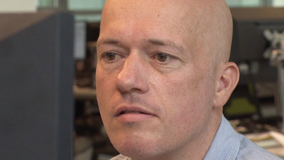 Der Journalist und Faktenchecker Lars Wienand. Der Journalist und Faktenchecker Lars Wienand. © NDR