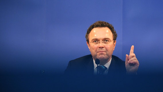Innenminister Hans-Peter Friedrich (CSU) © picture-alliance/dpa Foto: Stephan Scheuer