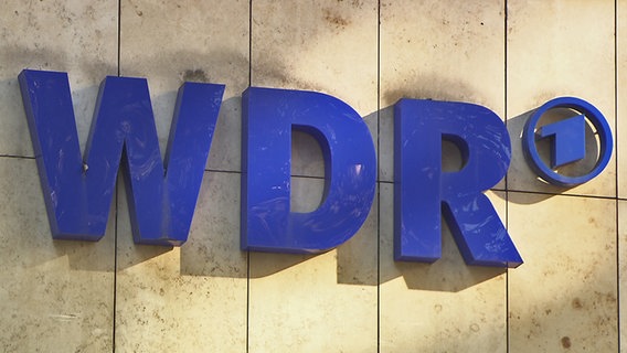 WDR Logo am  Funkhaus in Köln. © NDR 