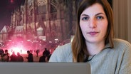 ZAPP-Reporterin Lea Eichhorn vor einem Laptop, im Hintergrund eine Szene aus der "Kölner Silvesternacht"  