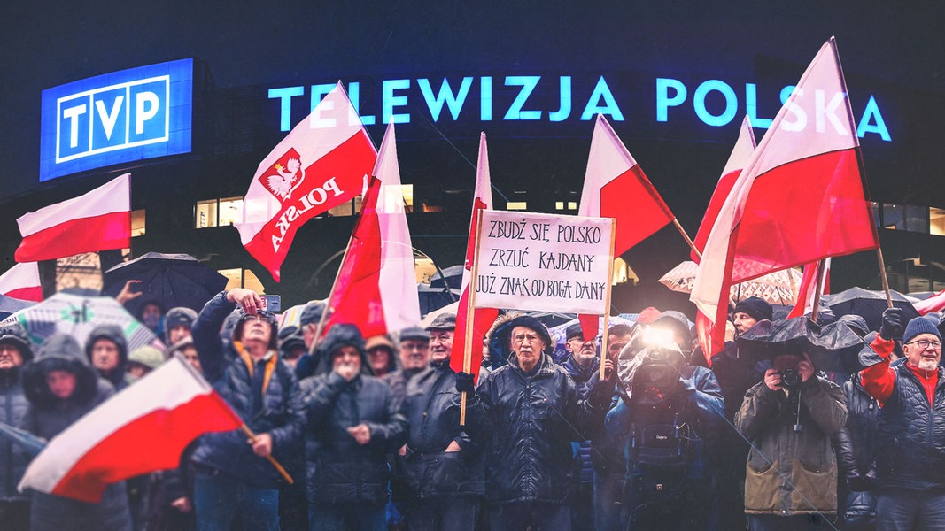Demonstrierende vor dem polnischen Sender TVP
