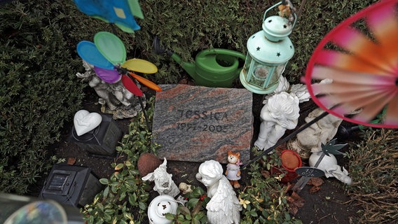 Am 1. März 2005 starb Jesscia nach jahrelangem Martyrium. Die Siebenjährige wog soviel wie ein zweijähriges Kind. © NDR/Willem Konrad 