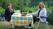 Margot Käßmann und Bettina Tietjen beim Abendessen © NDR/beckground tv/Paulo da Silva 